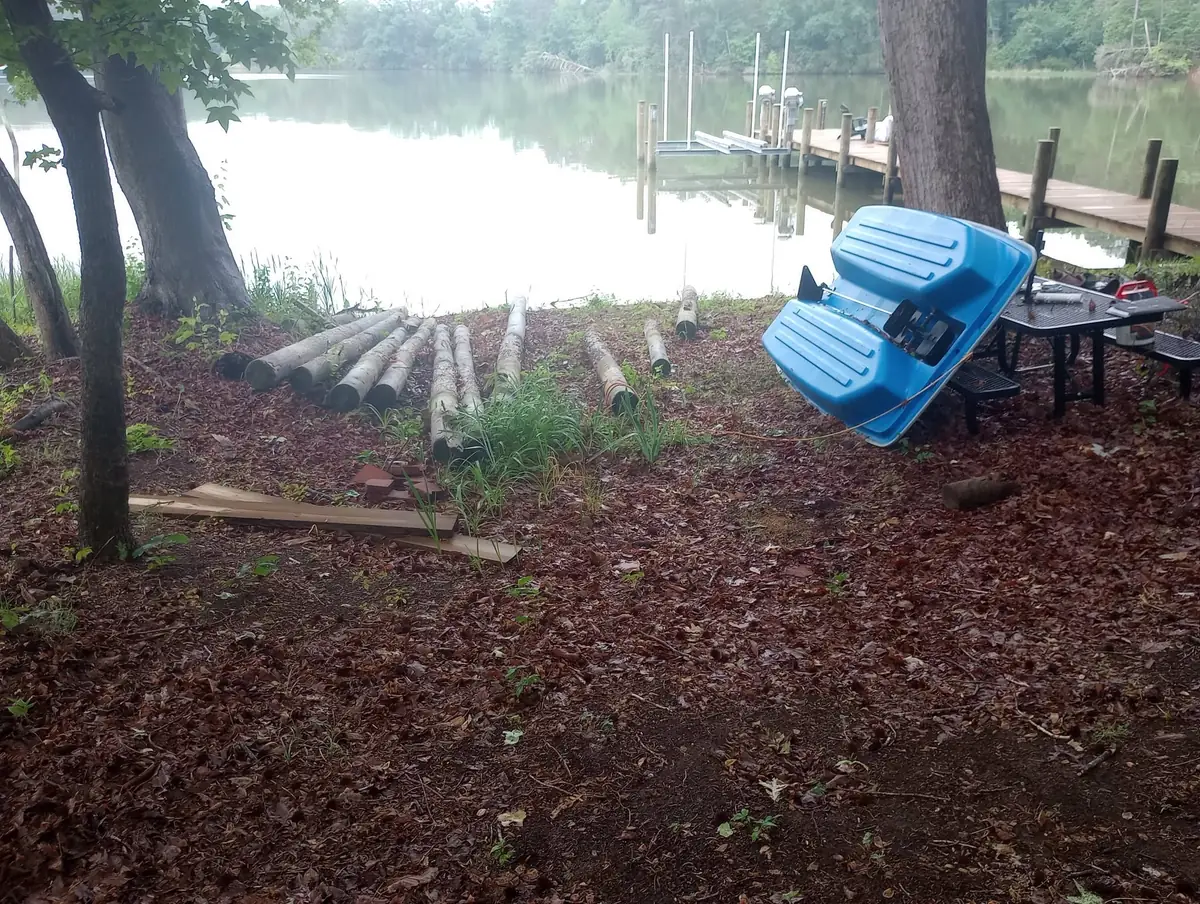Lakeside clearing and gravel outdoor area, photo 19 of 21